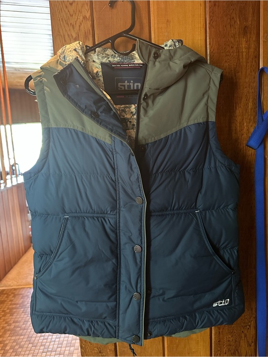 Stio Jackets & Blazers - Stio Women’s Navy and Olive Woodson Down Vest size M